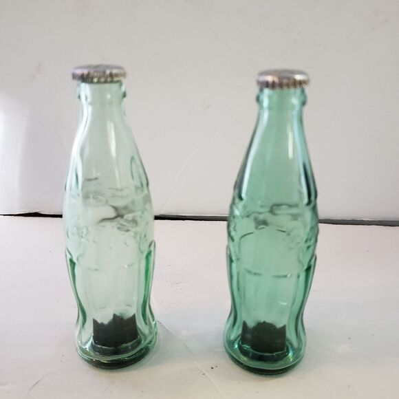 Coca-Cola Salt & Pepper Shakers - Picture 5 of 8